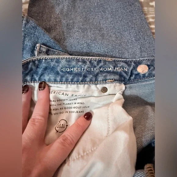 American Eagle Outfitters Highest Mom Jeans Denim Jeans - Picture 8 of 8